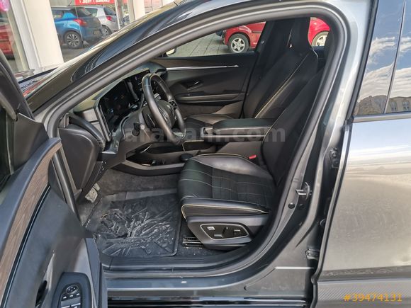RENAULT MEGANE E-TECH EV60 220 ICONIC