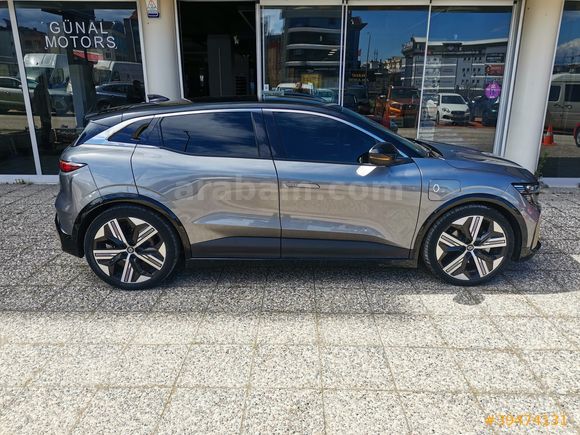 RENAULT MEGANE E-TECH EV60 220 ICONIC
