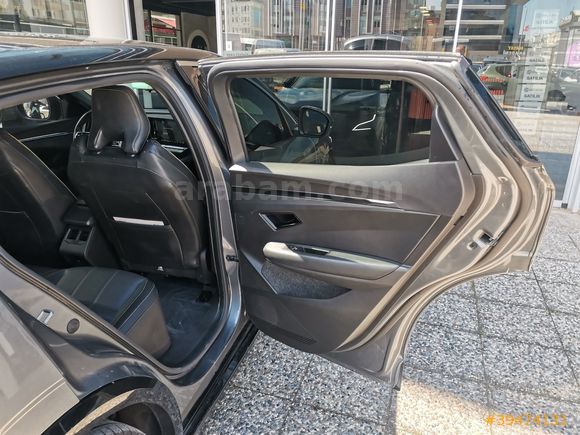 RENAULT MEGANE E-TECH EV60 220 ICONIC