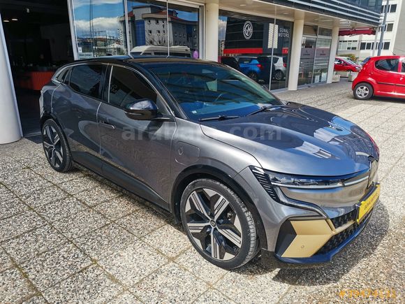 RENAULT MEGANE E-TECH EV60 220 ICONIC