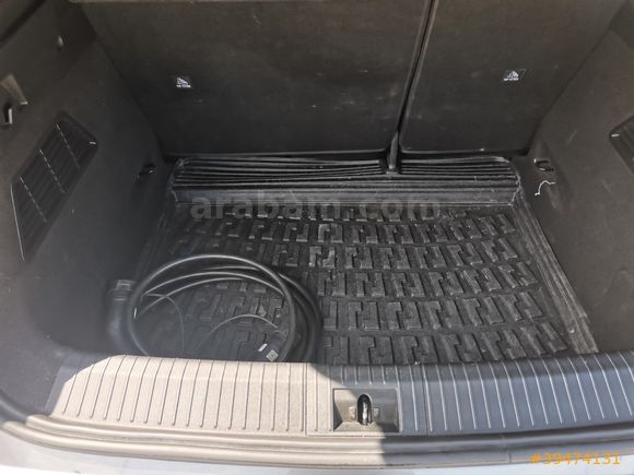 RENAULT MEGANE E-TECH EV60 220 ICONIC