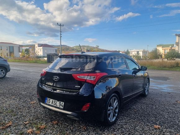 Sahibinden Hyundai i30 1.6 CRDi Elite 2016 Model  70.000 km Siyah