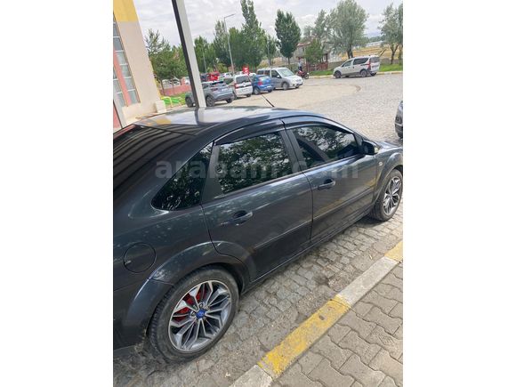 Sahibinden Ford Focus 1.6 Ghia 2007 Model