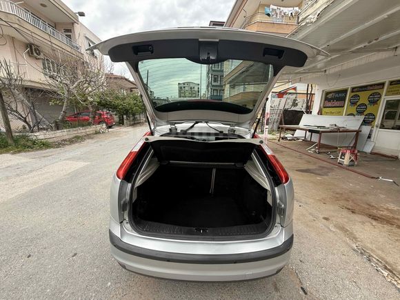 Sahibinden Ford Focus 1.6 TDCi Ghia 2006 Model  332.000 km Gri