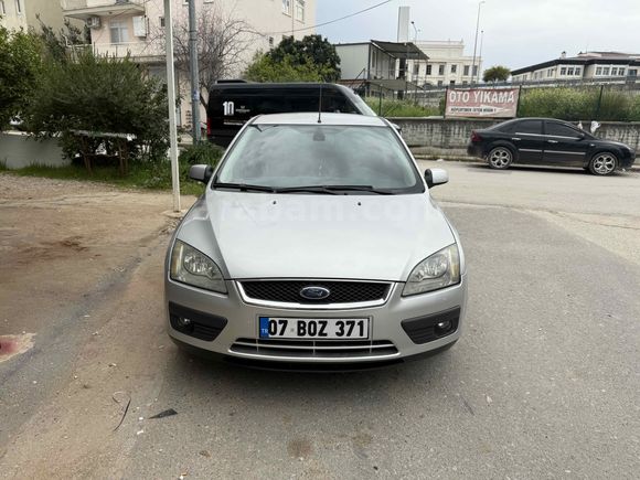 Sahibinden Ford Focus 1.6 TDCi Ghia 2006 Model  332.000 km Gri
