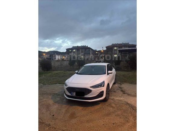 Sahibinden Ford Focus 1.5  Ecoblue Titanium X 2024 Model  15.000 km Beyaz