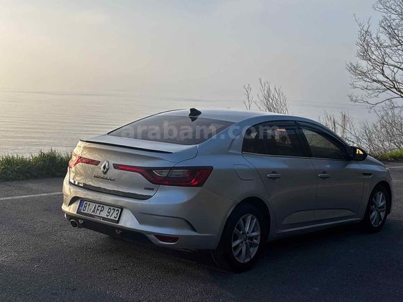 Sahibinden Renault Megane 1.5 dCi Touch 2017 Model Düzce 183000 km Gri