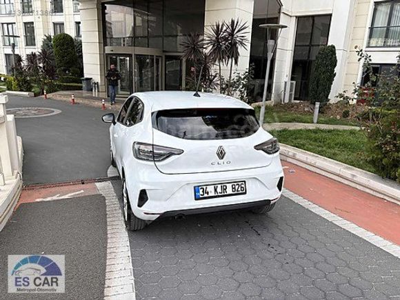 ESCAR METROPOL'DEN OTOMOTİK RENAULT CLİO 5