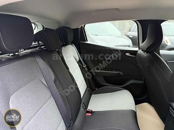 28.200 KM'de 2024 RENAULT CLİO 1.0 TCE EVOLUTION İLK ELDEN