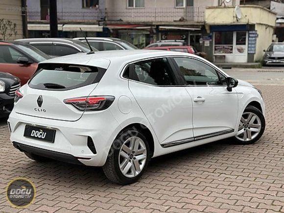 28.200 KM'de 2024 RENAULT CLİO 1.0 TCE EVOLUTION İLK ELDEN