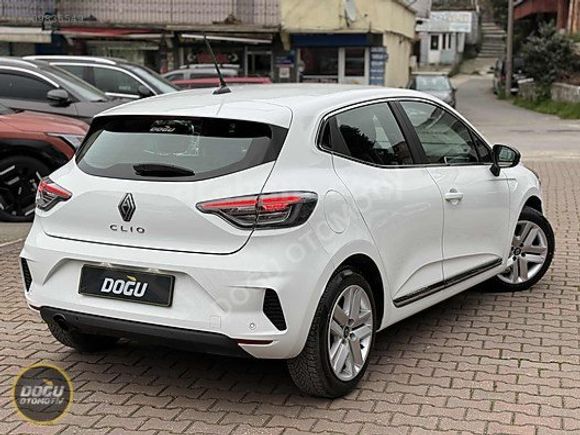 28.200 KM'de 2024 RENAULT CLİO 1.0 TCE EVOLUTION İLK ELDEN