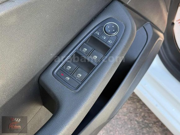 2023 58 bin km 'de Y.servis bakımlı TRAMERSİZ 1.0Tce Evolution