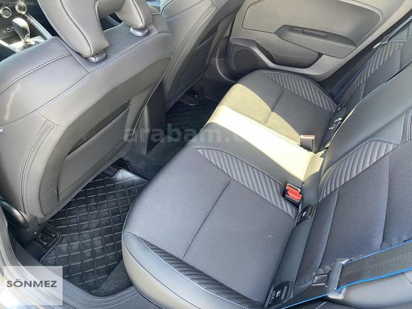 2025 RENAULT CLİO 1.0 TCE TECHNO ESPRİT ALPİLİNE HATASIZ BOYASIZ