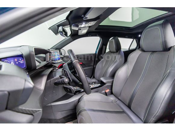 KOÇAK" Peugeot 2008 1.2 PureTech GT Cam Tavan/Geri Görüş