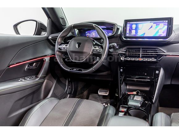 KOÇAK" Peugeot 2008 1.2 PureTech GT Cam Tavan/Geri Görüş