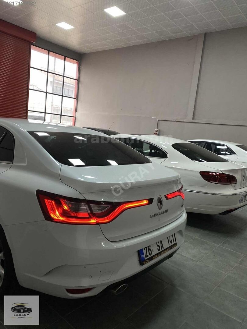 Galeriden Renault Megane 1.5 dCi Icon 2017 Model Eskişehir 169.000 km Beyaz 4