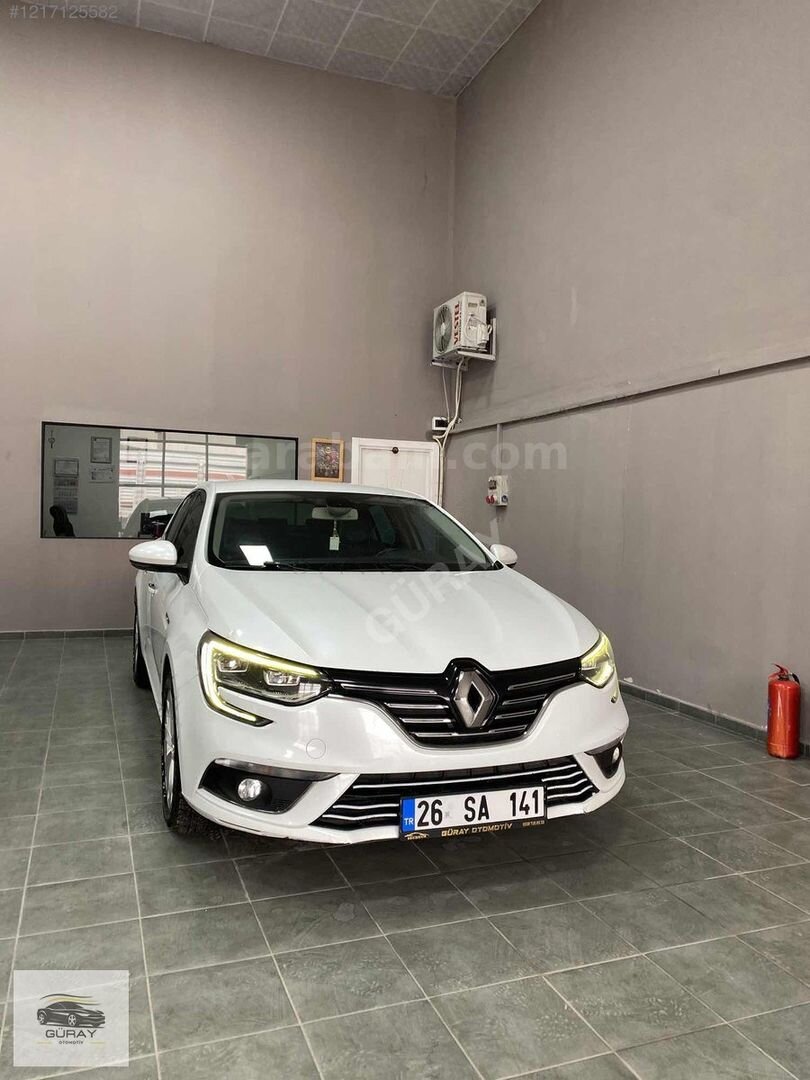 Galeriden Renault Megane 1.5 dCi Icon 2017 Model Eskişehir 169.000 km Beyaz 2