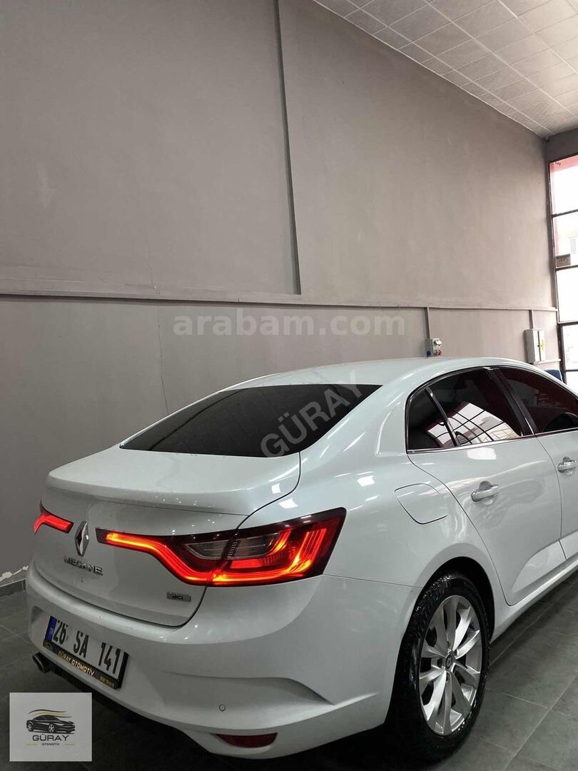 Galeriden Renault Megane 1.5 dCi Icon 2017 Model Eskişehir 169.000 km Beyaz 3