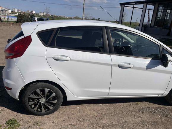 Sahibinden Ford Fiesta 1.4 TDCi Trend 2012 Model 