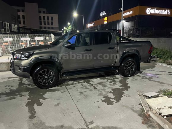 Sahibinden Toyota Hilux 2.4 D-4D 4x4 Invincible 2020 Model 