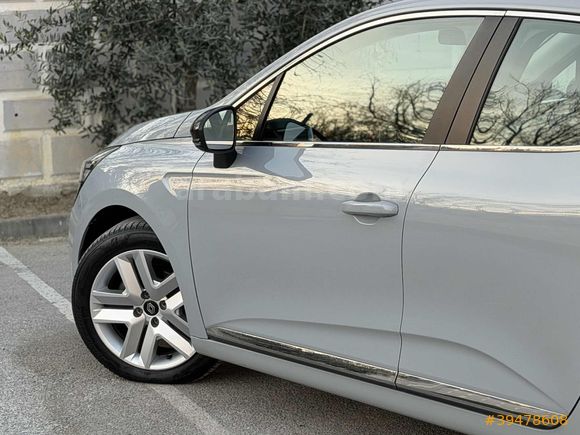2024 çıkışlı CLİO YENİ KASA OTOMATİK 59BİN KM HATASIZ BOYASIZ