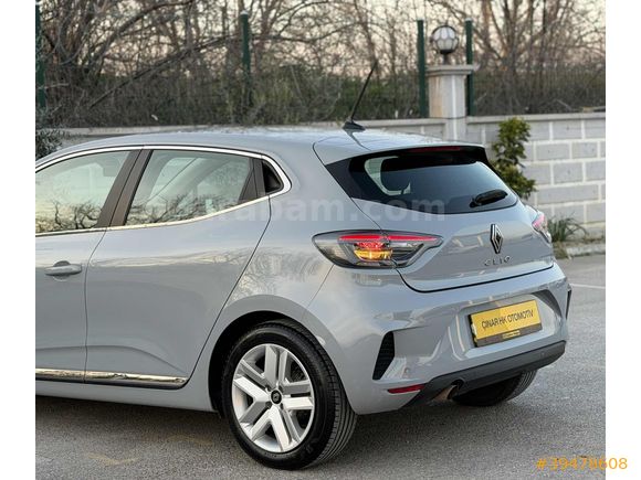 2024 çıkışlı CLİO YENİ KASA OTOMATİK 59BİN KM HATASIZ BOYASIZ