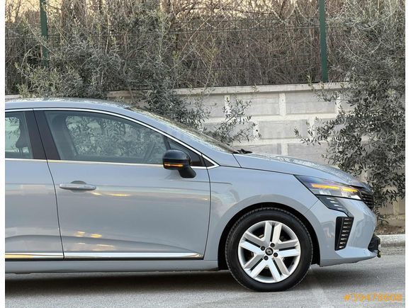 2024 çıkışlı CLİO YENİ KASA OTOMATİK 59BİN KM HATASIZ BOYASIZ