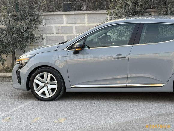 2024 çıkışlı CLİO YENİ KASA OTOMATİK 59BİN KM HATASIZ BOYASIZ