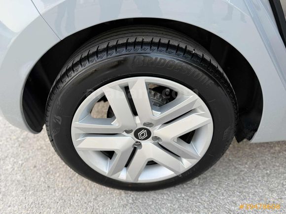 2024 çıkışlı CLİO YENİ KASA OTOMATİK 59BİN KM HATASIZ BOYASIZ