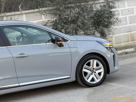 2024 çıkışlı CLİO YENİ KASA OTOMATİK 59BİN KM HATASIZ BOYASIZ
