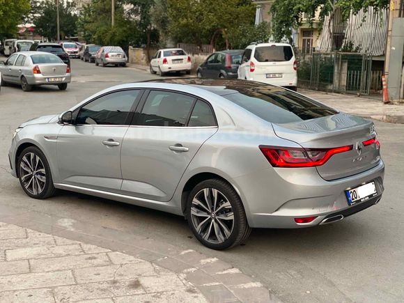Sahibinden Renault Megane 1.3 TCe Icon 2024 Model 