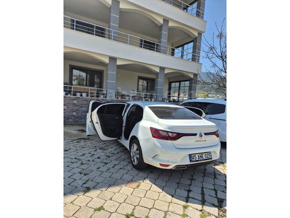 SAHİBİNDEN ORJİNAL 28.200 KM MEGANE JOY COMFORT HATASIZ BOYASIZ TRAMERSİZ