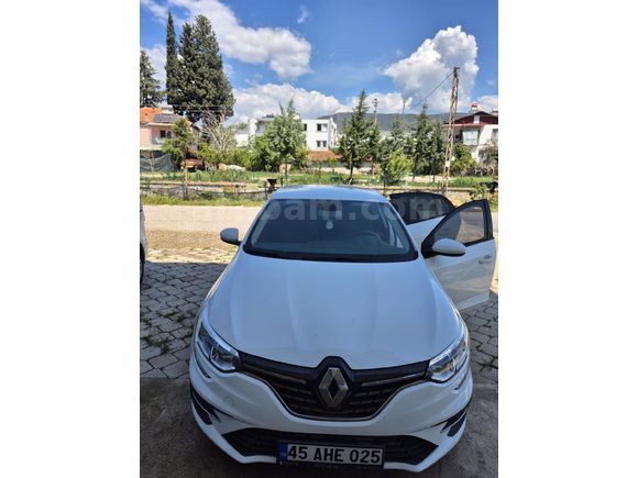 SAHİBİNDEN ORJİNAL 28.200 KM MEGANE JOY COMFORT HATASIZ BOYASIZ TRAMERSİZ