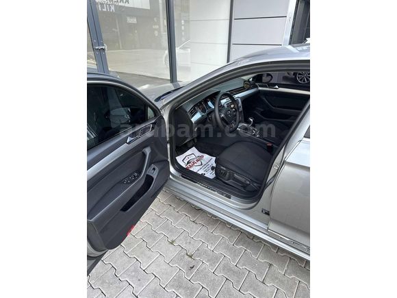 ÇİÇEKÇİ AUTO'DAN R LİNE DONANIMLI PASSAT