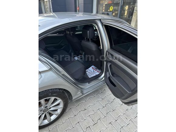 ÇİÇEKÇİ AUTO'DAN R LİNE DONANIMLI PASSAT