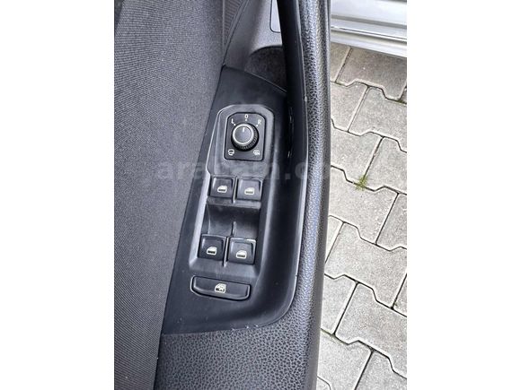 ÇİÇEKÇİ AUTO'DAN R LİNE DONANIMLI PASSAT
