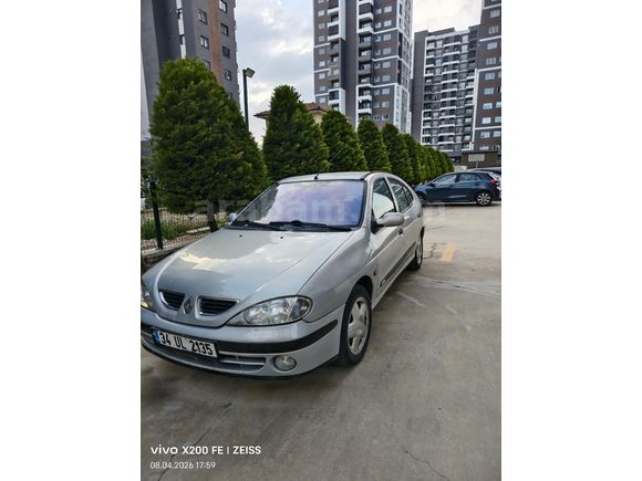 Sahibinden Renault Megane 1.6 Expression 2001 Model Mersin