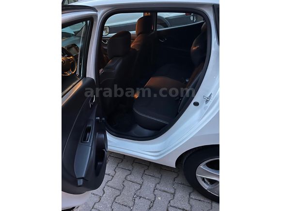 Sahibinden Renault Clio 1.5 dCi Touch 2014 Model  246.000 km Beyaz
