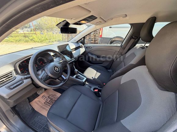 Galeriden Renault Clio 1.0 TCe Joy 2023 Model Muğla