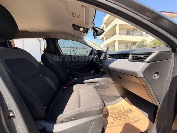 Galeriden Renault Clio 1.0 TCe Joy 2023 Model Muğla