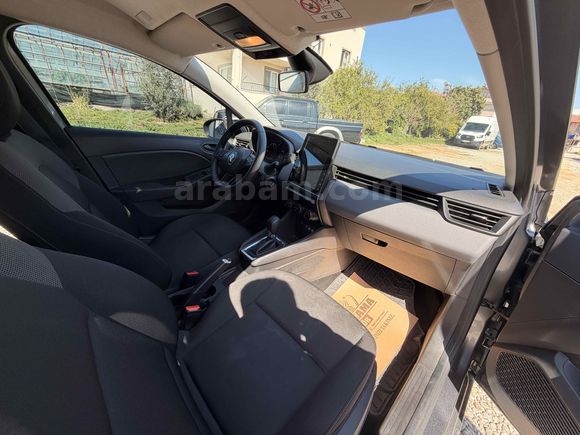 Galeriden Renault Clio 1.0 TCe Joy 2023 Model Muğla