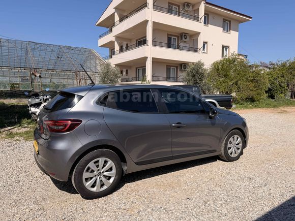 Galeriden Renault Clio 1.0 TCe Joy 2023 Model Muğla