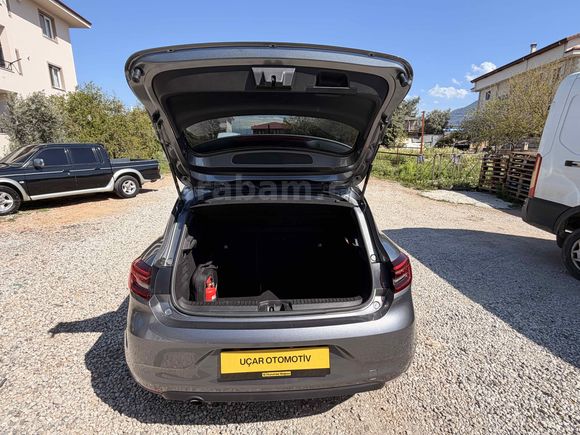 Galeriden Renault Clio 1.0 TCe Joy 2023 Model Muğla