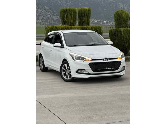 HATASIZ BOYASIZ TRAMERSİZ HYUNDAİ İ 20 STYLE PAKET UYGUN FİYAT 
