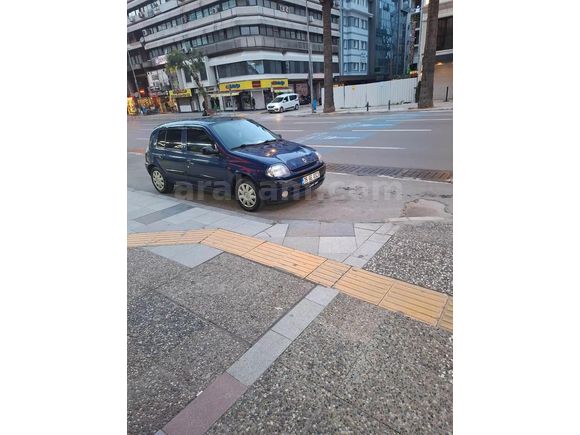 Sahibinden Renault Clio 1.4 RTA 2001 Model  243.000 km Mavi