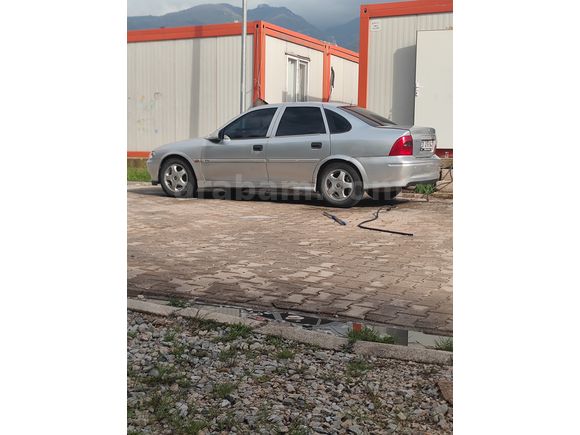 Opel Vectra 1.6 sıfır motorlu masrafsız 