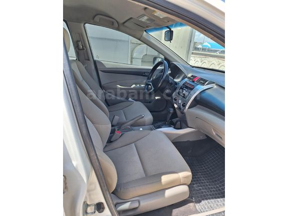 Sahibinden Honda City 1.4 LS 2009 Model  310.000 km Beyaz