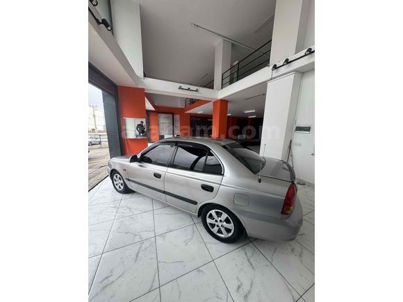 Sahibinden Hyundai Accent 1.6 Admire 2005 Model  306.000 km Gri