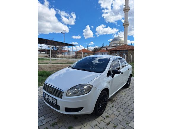 Sahibinden Tek Değişenli Fiat Linea 1.3 Multijet Active 2009 Model  312.000 km Beyaz