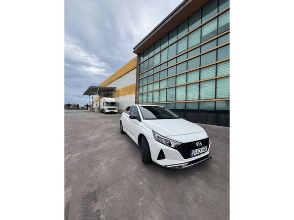 Sahibinden Hyundai i20 1.4 MPI Style Plus 2022 Model 